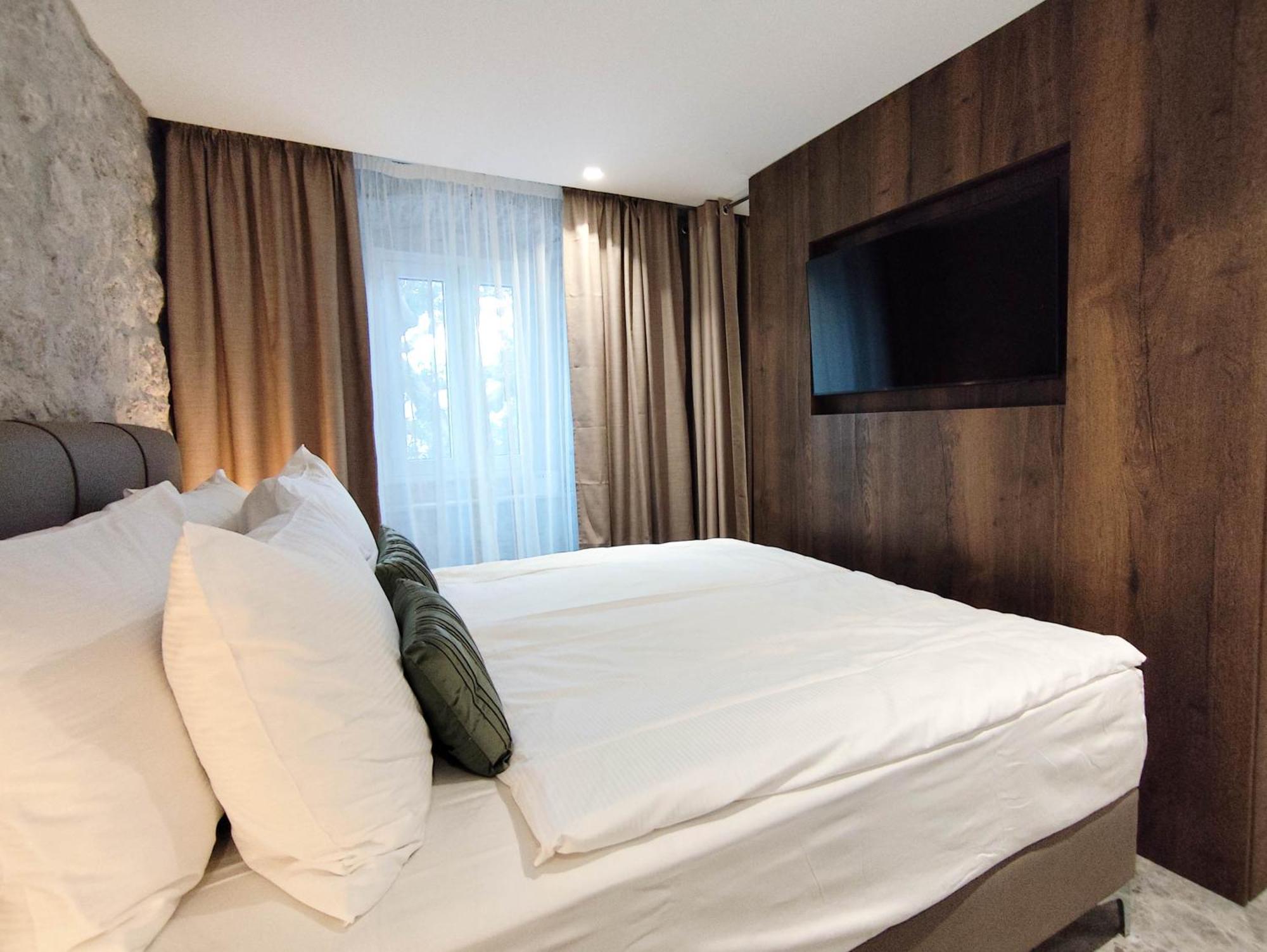 Hotel Carrubba Donja Lastva Værelse billede